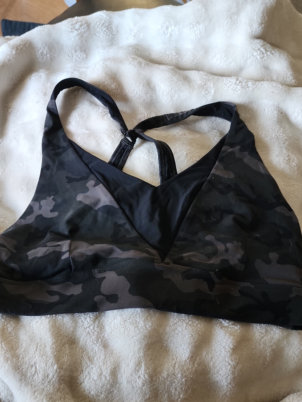 ZYIA V-Neck Camo Strappy Sports Bra - Black/Gray